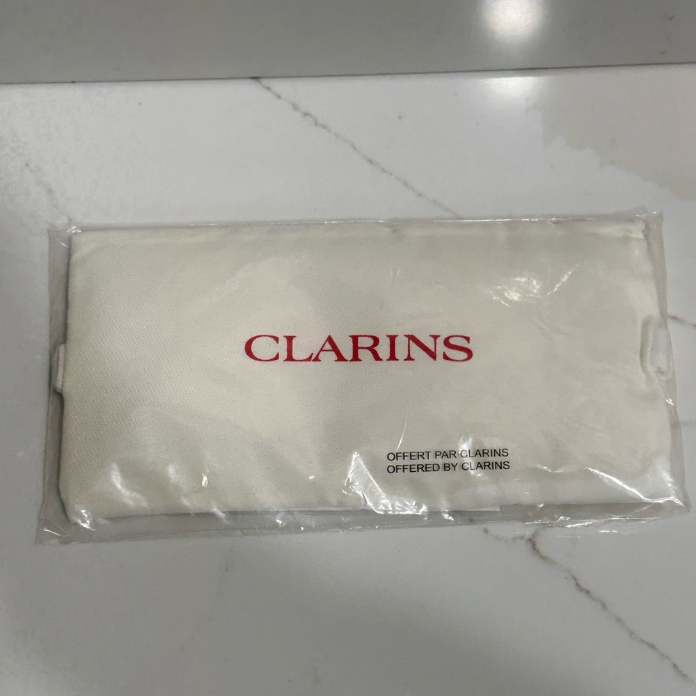 Clarins Reusable Hot or Cold Spa Eye Mask